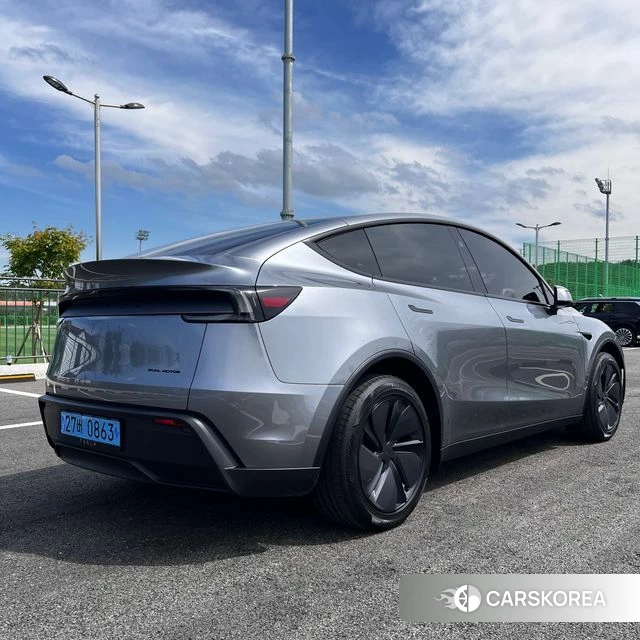 Tesla Model Y 2026 Серебряный из Кореи, фото 2