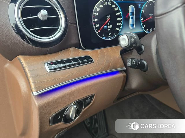 Mercedes-Benz E-Class W213 2019 Черный из Кореи, фото 2