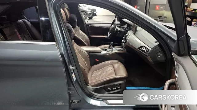 BMW 5 Series (G30) 2019 Серый из Кореи, фото 2
