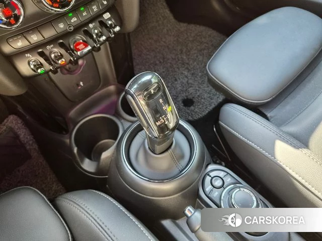 Mini Cooper Convertible 2024 Серебряный из Кореи, фото 2