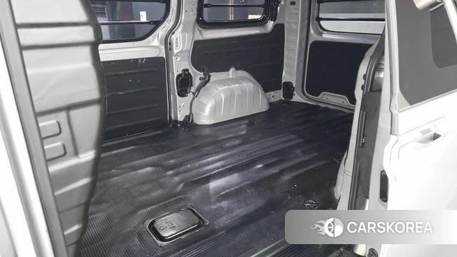 Hyundai Staria 2021 Серебряный из Кореи, фото 2