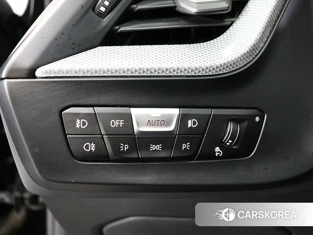 BMW 1 Series (F40) 2022 Черный из Кореи, фото 2