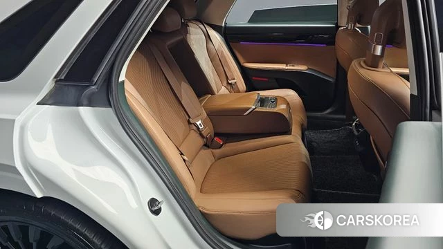 Hyundai Grandeur Hybrid (GN7) 2023 Белый из Кореи, фото 2