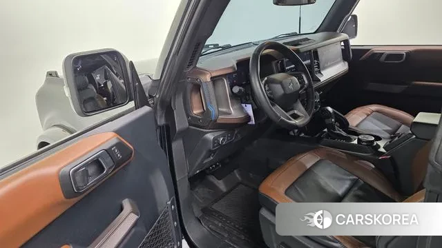 Ford Bronco 6th Generation 2022 Черный из Кореи, фото 2