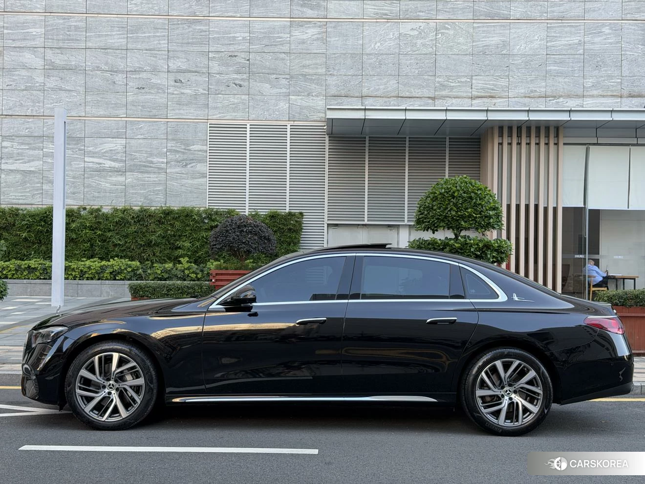 Mercedes-Benz E-Class 2023 Черный из Китая, фото 2