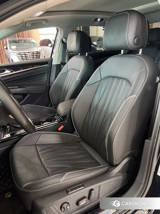 Volkswagen Passat 2023 Черный из Китая, фото 2