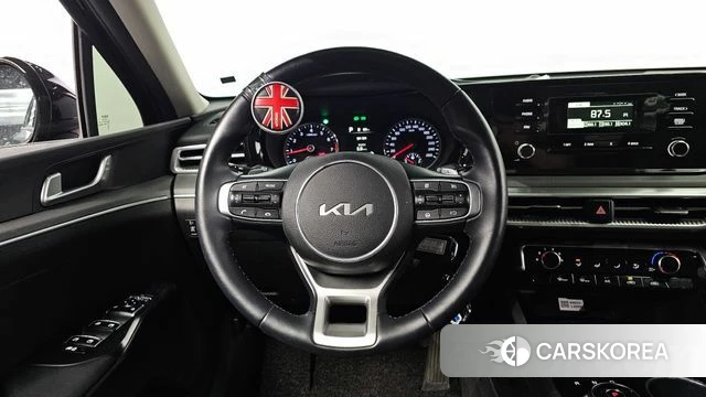 Kia K5 3rd generation 2023 Черный из Кореи, фото 2