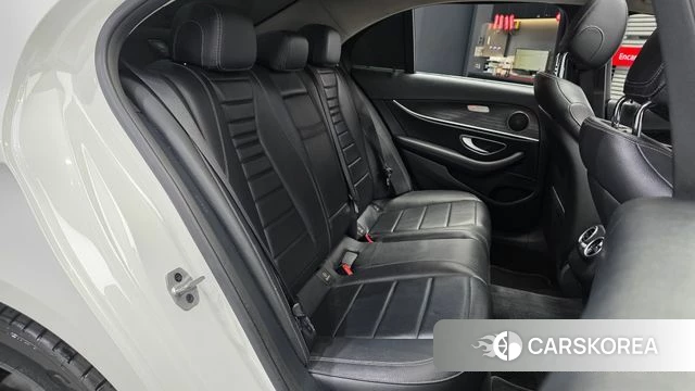 Mercedes-Benz E-Class W213 2019 Белый из Кореи, фото 2
