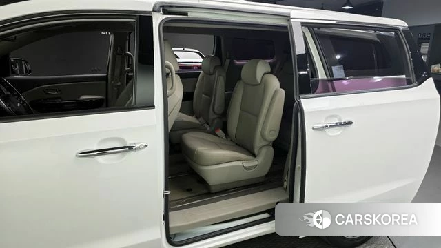 Kia The New Carnival 2019 Белый из Кореи, фото 2