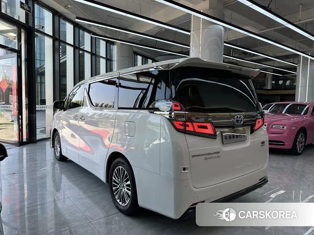 Toyota Vellfire 2022 Белый из Китая, фото 2