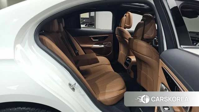 Mercedes-Benz E-Class W214 2025 Белый из Кореи, фото 2