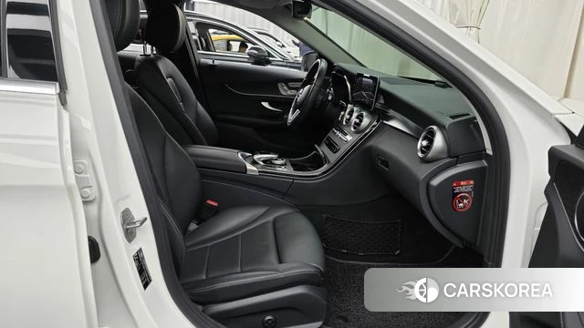 Mercedes-Benz C-Class W205 2021 Белый из Кореи, фото 2