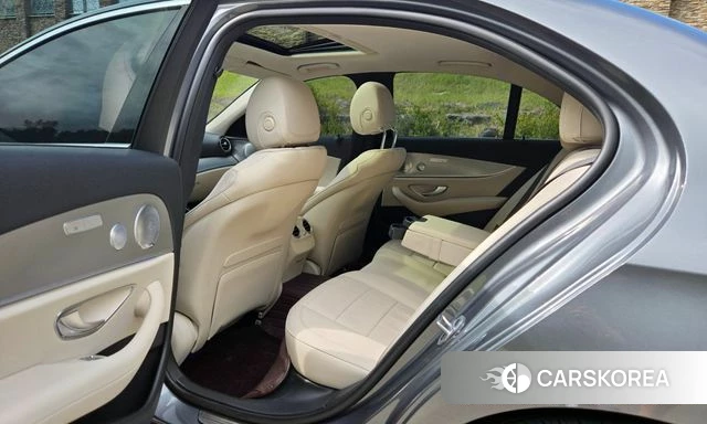 Mercedes-Benz E-Class W213 2019 Серый из Кореи, фото 2