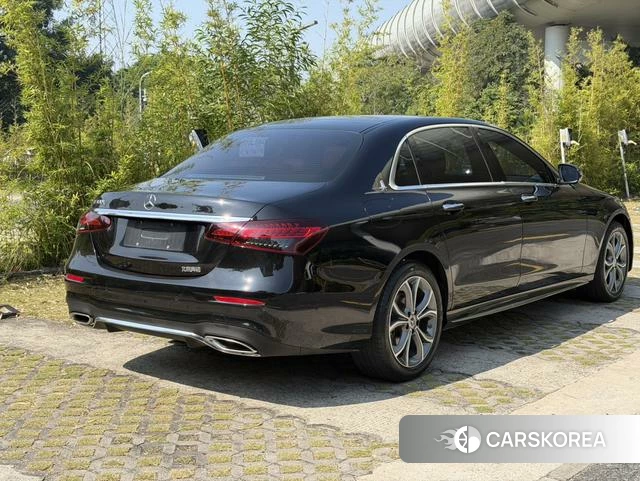 Mercedes-Benz E-Class 2022 Черный из Китая, фото 2
