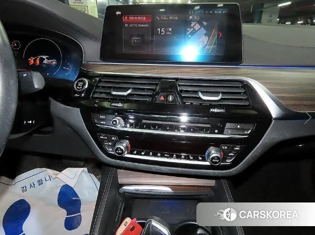 BMW 5 Series (G30) 2019 Черный из Кореи, фото 2