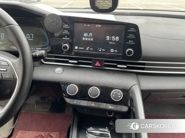 Hyundai Elantra 2024 Белый из Китая, фото 2