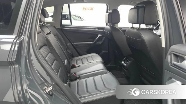 Volkswagen Tiguan second Generation 2022 Серый из Кореи, фото 2