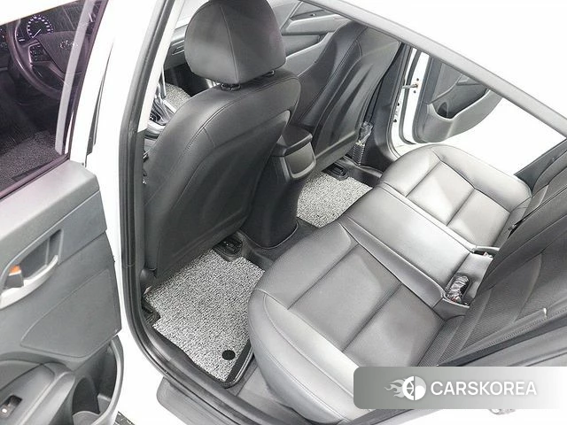 Hyundai Avante AD 2018 Белый из Кореи, фото 2