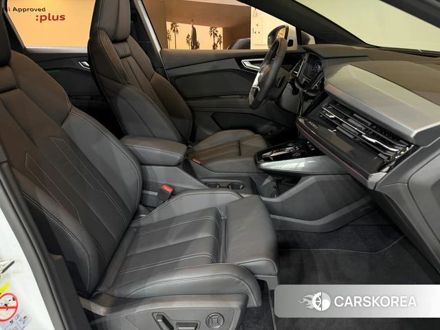 Audi Q4 e-Tron (F4) 2026 Белый из Кореи, фото 2