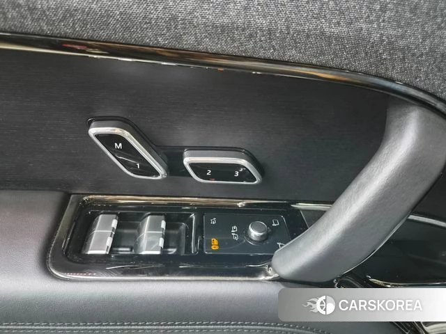 Land Rover Range Rover Sport 3rd Generation 2024 Черный из Кореи, фото 2