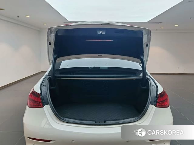 Mercedes-Benz C-class 2025 Белый из Китая, фото 2