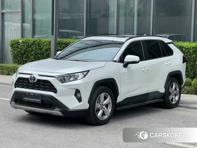 Toyota RAV4 2021 Белый из Китая, фото 2