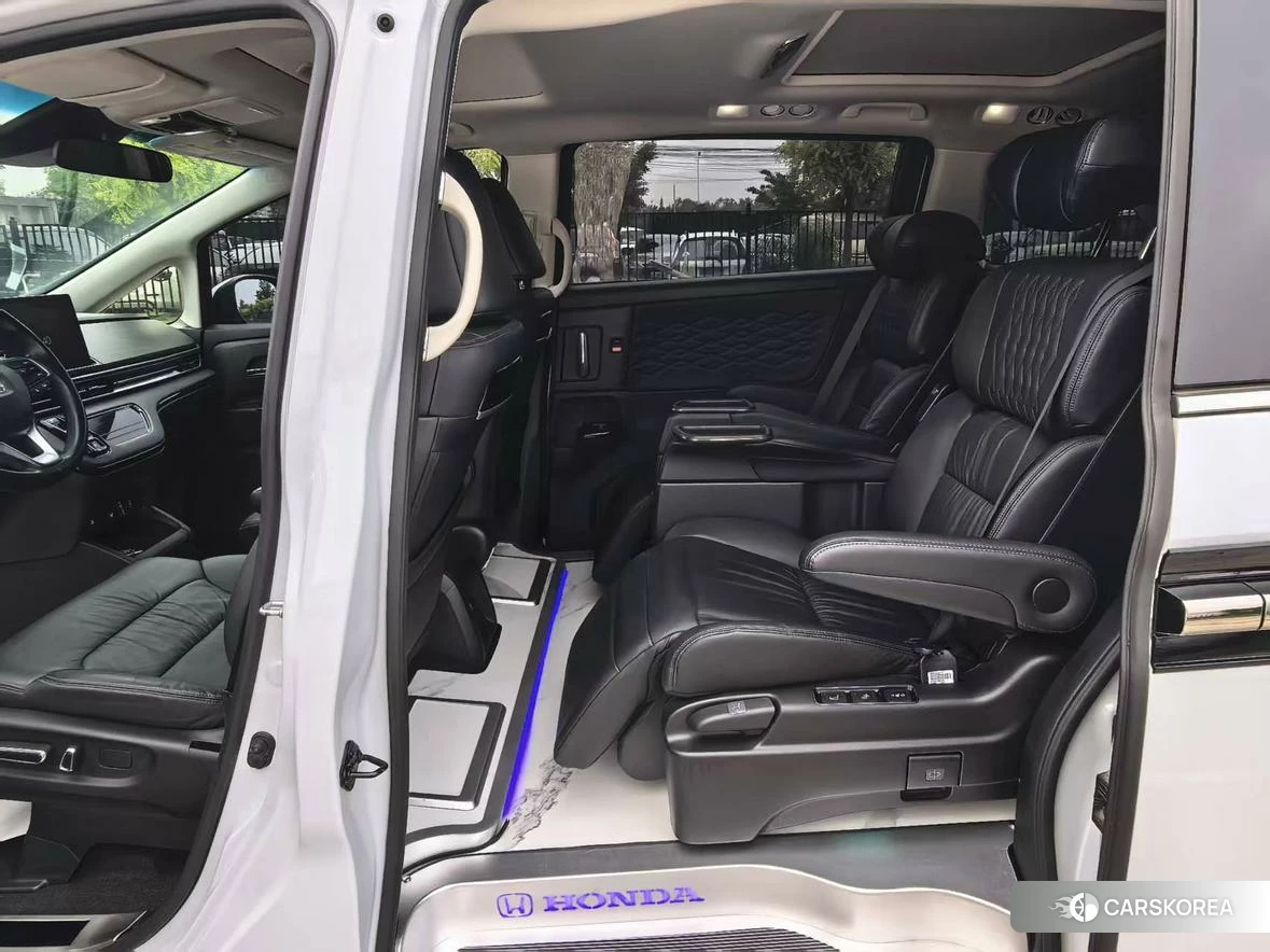 Honda Elysion 2023 Белый из Китая, фото 2