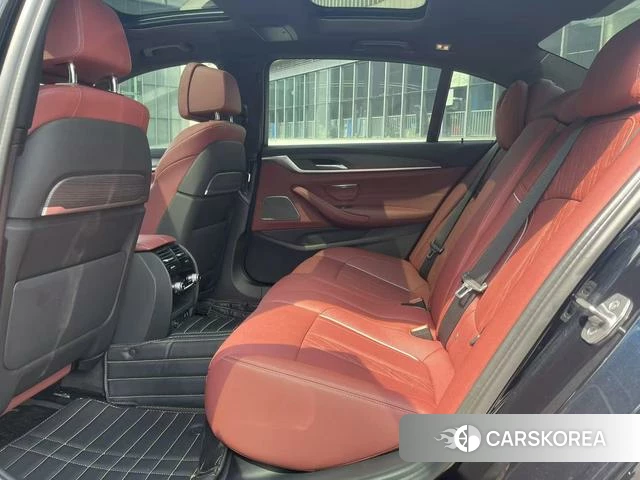BMW 5 series 2023 Черный из Китая, фото 2