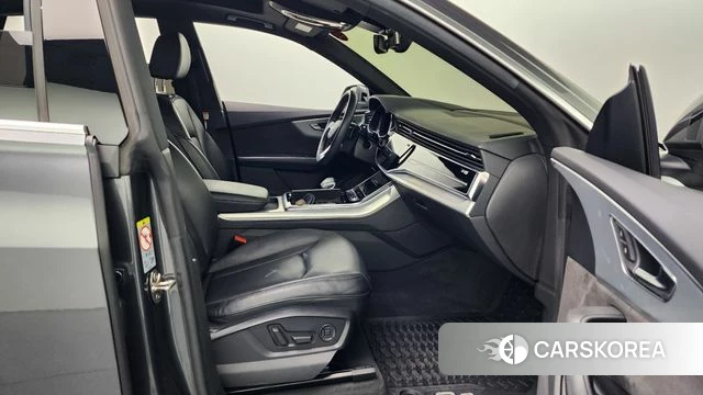 Audi Q8 (4M) 2020 Серый из Кореи, фото 2