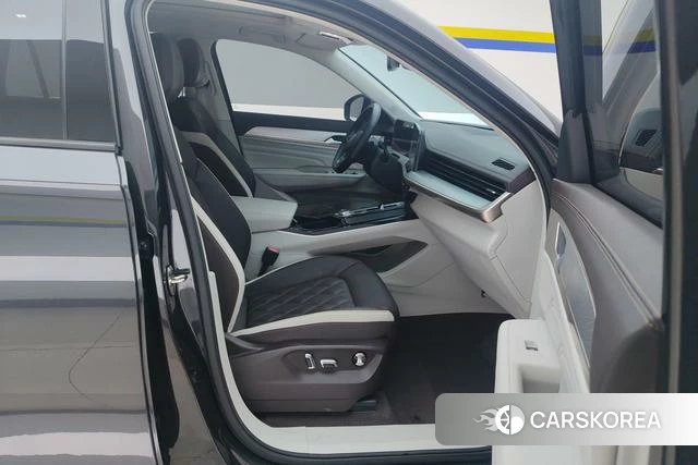 Volkswagen Tavendor 2023 Черный из Китая, фото 2