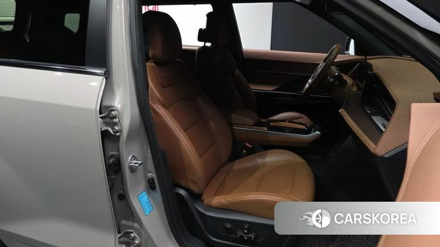 Ssangyong Torres EVX 2024 Песочный из Кореи, фото 2