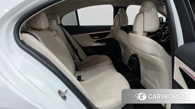 Mercedes-Benz E-Class W214 2024 Белый из Кореи, фото 2