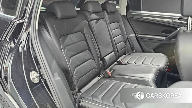 Volkswagen Tiguan second Generation 2022 Черный из Кореи, фото 2