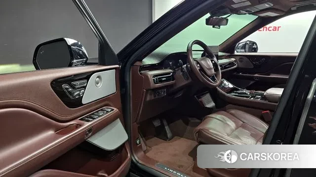 Lincoln Aviator 2nd generation 2022 Черный из Кореи, фото 2