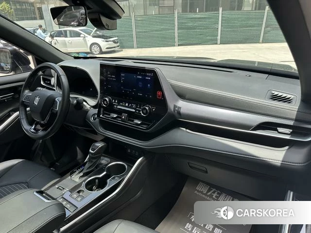 Toyota Crown 2023 Черный из Китая, фото 2