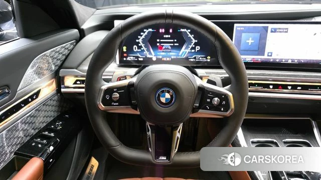 BMW 7 Series (G70) 2025 Черный из Кореи, фото 2