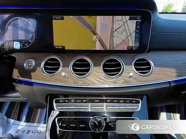 Mercedes-Benz E-Class W213 2018 Серебряный из Кореи, фото 2
