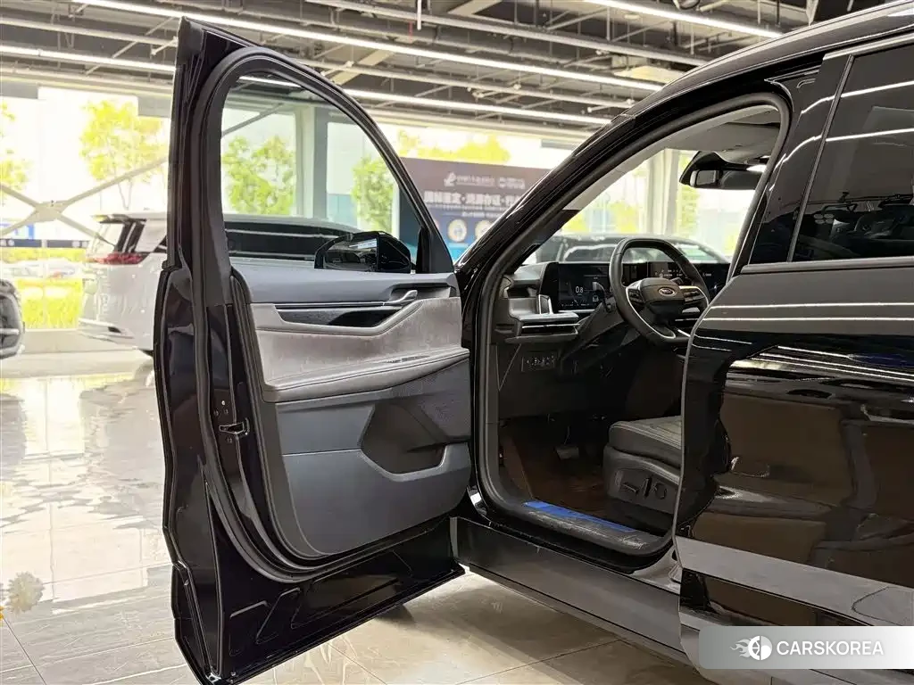 Ford Edge 2025 Черный из Китая, фото 2