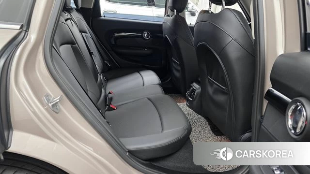 Mini Cooper Clubman 2023 Песочный из Кореи, фото 2