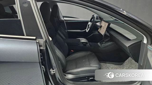 Tesla Model 3 2025 Серый из Кореи, фото 2