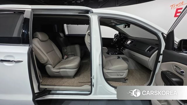 Kia The New Carnival 2019 Белый из Кореи, фото 2