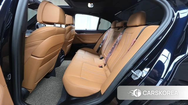 BMW 5 Series (G30) 2023 Черный из Кореи, фото 2