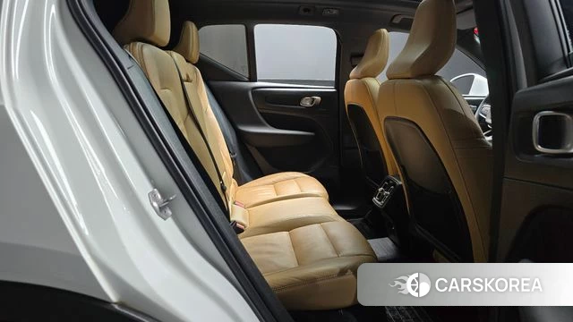 Volvo XC40 2021 Белый из Кореи, фото 2