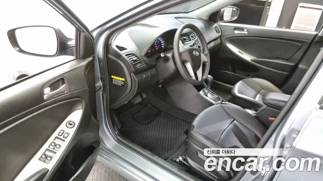 Hyundai Accent (New type) 2018 Серебристо-серый из Кореи, фото 2
