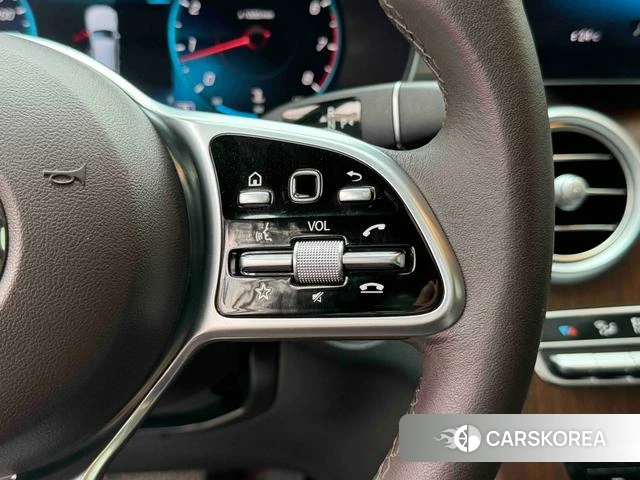 Mercedes-Benz GLC 2021 Белый из Китая, фото 2