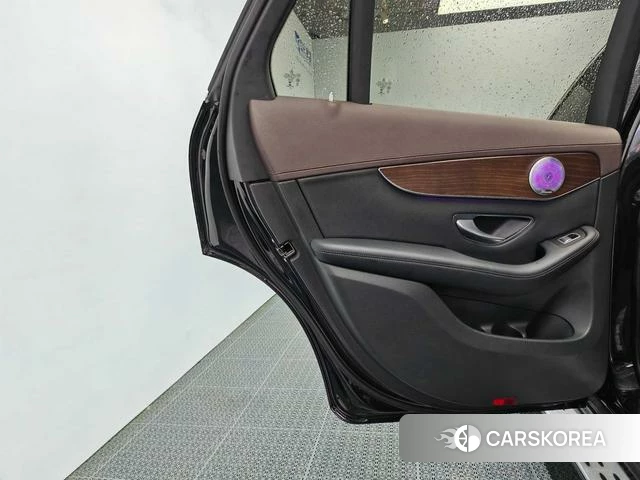 Mercedes-Benz GLC 2021 Черный из Китая, фото 2