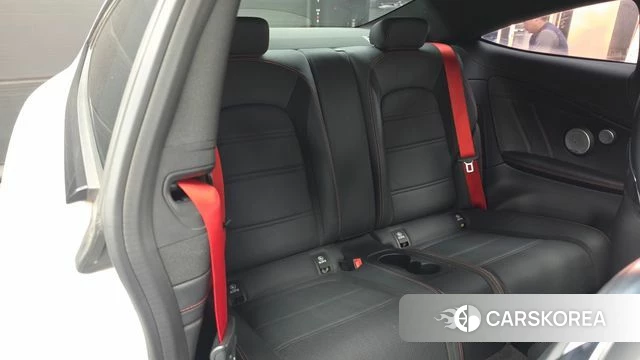 Mercedes-Benz C-Class W205 2018 Белый из Кореи, фото 2