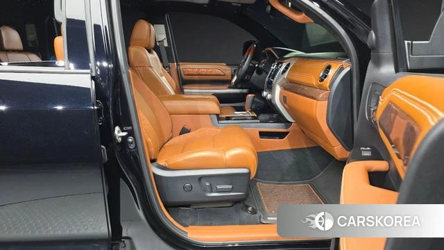 Toyota Tundra 2021 Черный из Кореи, фото 2