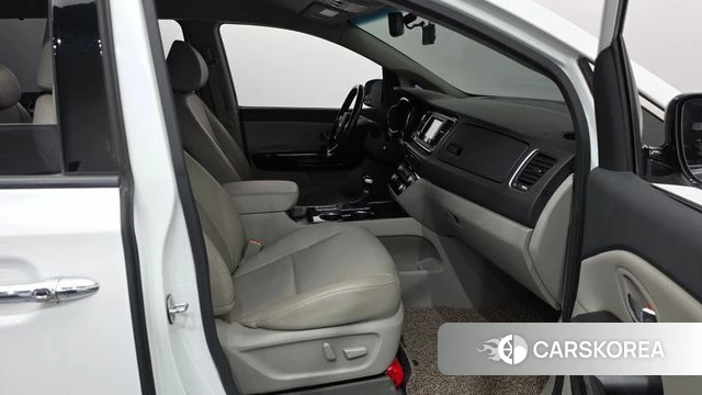Kia The New Carnival 2018 Белый из Кореи, фото 2