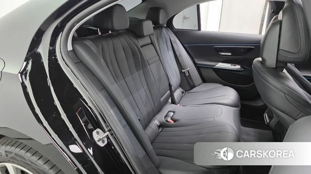 Mercedes-Benz E-Class W214 2024 Черный из Кореи, фото 2